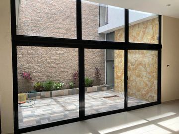 4 HABITACIONES Y ESTUDIO CASA VILLAMAGNA EN VENTA