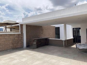 4 HABITACIONES Y ESTUDIO CASA VILLAMAGNA EN VENTA