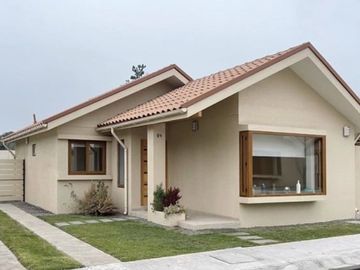 Vendo casa NUEVA de un piso en Condominio, La Cruz