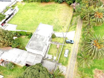 VENTA CASA INDEPENDIENTE CON AMPLIO TERRENO SECTOR CONOCOTO