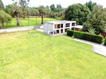 VENTA CASA INDEPENDIENTE CON AMPLIO TERRENO SECTOR CONOCOTO