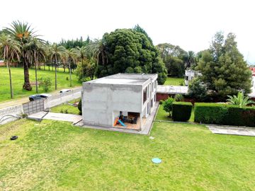 VENTA CASA INDEPENDIENTE CON AMPLIO TERRENO SECTOR CONOCOTO