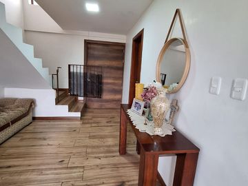 VENTA CASA INDEPENDIENTE CON AMPLIO TERRENO SECTOR CONOCOTO