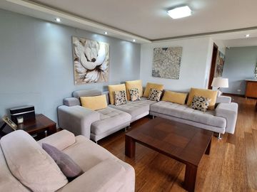 VENTA CASA INDEPENDIENTE CON AMPLIO TERRENO SECTOR CONOCOTO