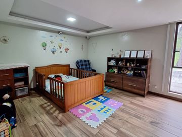 VENTA CASA INDEPENDIENTE CON AMPLIO TERRENO SECTOR CONOCOTO