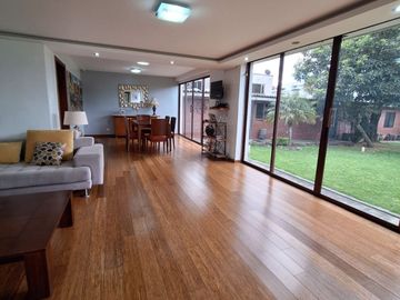 VENTA CASA INDEPENDIENTE CON AMPLIO TERRENO SECTOR CONOCOTO