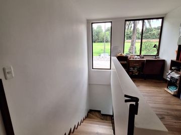 VENTA CASA INDEPENDIENTE CON AMPLIO TERRENO SECTOR CONOCOTO