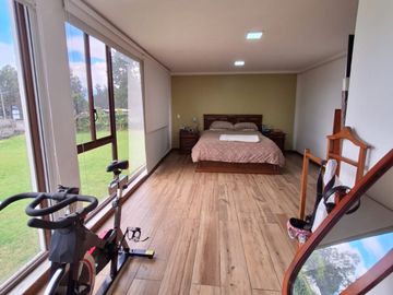 VENTA CASA INDEPENDIENTE CON AMPLIO TERRENO SECTOR CONOCOTO