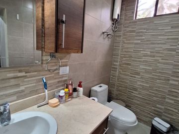VENTA CASA INDEPENDIENTE CON AMPLIO TERRENO SECTOR CONOCOTO