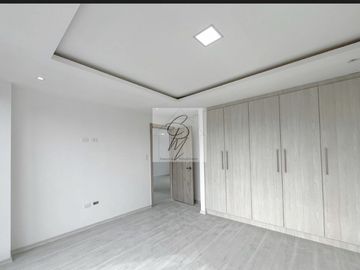 VENDO CASA CUMBAYÁ LA PRIMAVERA 3 DORMITORIOS