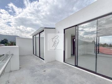 VENDO CASA CUMBAYÁ LA PRIMAVERA 3 DORMITORIOS