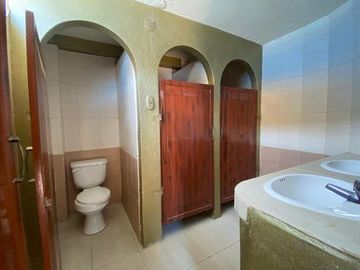 VENTA DE SALON DE EVENTOS, PORTOVELO