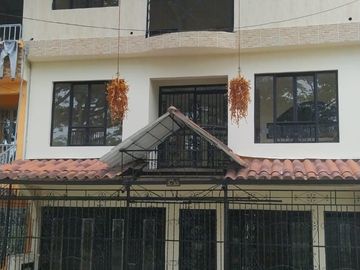Se vende casa en Multifamiliar en barrio tercer milenio Tuluá - Valle