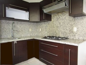 Casa en Codominio con Alberca en Col. San Antón, Cuernavaca Morelos.