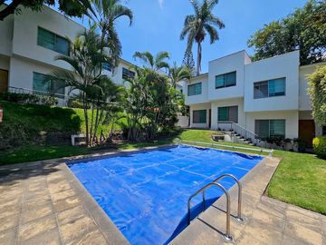 Casa en Codominio con Alberca en Col. San Antón, Cuernavaca Morelos.