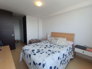 UIDE RENTA CASA AMOBLADA