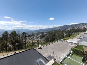 UIDE RENTA CASA AMOBLADA