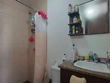 UIDE RENTA CASA AMOBLADA