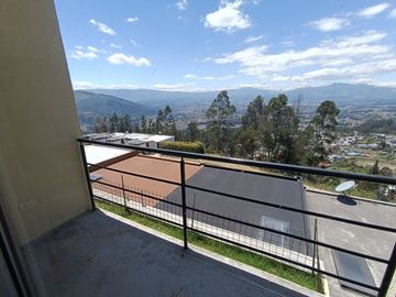 UIDE RENTA CASA AMOBLADA