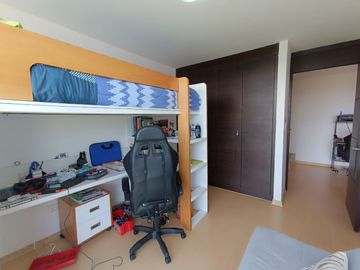 UIDE RENTA CASA AMOBLADA