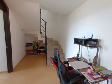 UIDE RENTA CASA AMOBLADA