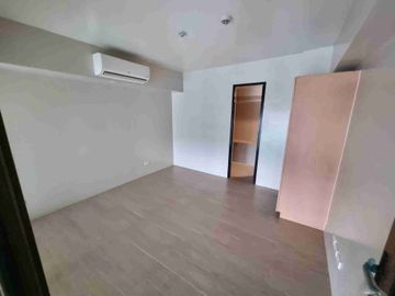 RFO 1BR Loft unit beside NAIA T3 Rent to Own 3% DP Move In