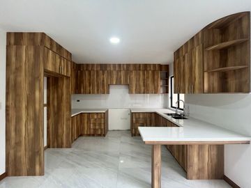 CASA POR ESTRENAR DE 4 DORMITORIOS EN VENTA SECTOR RICAURTE