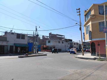 🏡 ¡Gran Oportunidad! Casa En Venta De 3 Pisos Con Opcion De Negocio En Excelente Ubicación – Calle La Mar A Media Cuadra De La Av. Cutervo