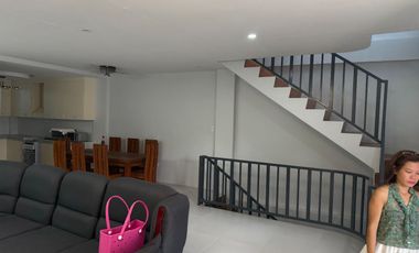 House and Lot with POOL Bgy. Maiitim II West, Tagaytay for SALE! 420 sqm at 18M neg