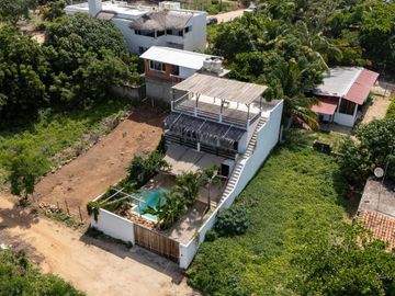 SE VENDE Casa de 2 niveles en Puerto Escondido – ¡Ideal para rentas en Airbnb
