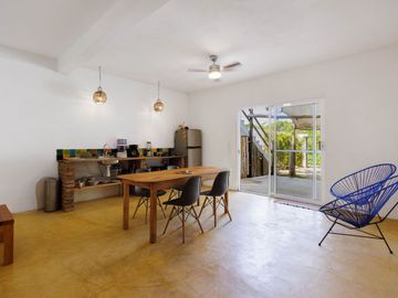 SE VENDE Casa de 2 niveles en Puerto Escondido – ¡Ideal para rentas en Airbnb