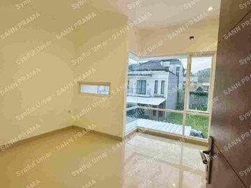 rumah 2 lantai semi furnish di andara vilage
