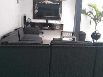 House & Lot w/ POOL & Jacuzzi in Tagaytay Country Homes 3 for SALE! 400 sqm at 35M