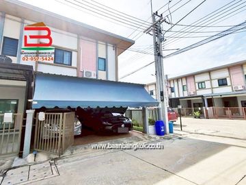 ทาวน์เฮาส์ หมู่บ้าน ภัทรไพรเวท 2 เฟส 3 เนื้อที่ 24.7 ตรว. ถนนปทุมธานี-สามโคก-เสนา อ.สามโคก จ.ปทุมธานี