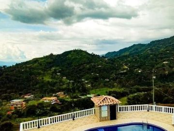 Vendo finca hotel en Jardín Antioquia