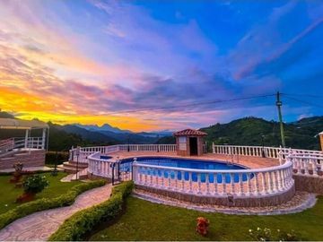 Vendo finca hotel en Jardín Antioquia