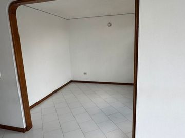 VENDO EN CALI CERCA A LA AUTOPISTA SUR ORIENTAL Y A LA 56 (AV. GUADALUPE) APARTAMENTO EN UNIDAD RESIDENCIAL  BUENO, BONITO Y BARATO, ESTRATO 5, $390M