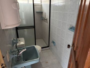 VENDO EN CALI CERCA A LA AUTOPISTA SUR ORIENTAL Y A LA 56 (AV. GUADALUPE) APARTAMENTO EN UNIDAD RESIDENCIAL  BUENO, BONITO Y BARATO, ESTRATO 5, $390M