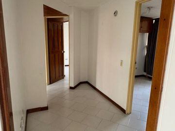 VENDO EN CALI CERCA A LA AUTOPISTA SUR ORIENTAL Y A LA 56 (AV. GUADALUPE) APARTAMENTO EN UNIDAD RESIDENCIAL  BUENO, BONITO Y BARATO, ESTRATO 5, $390M