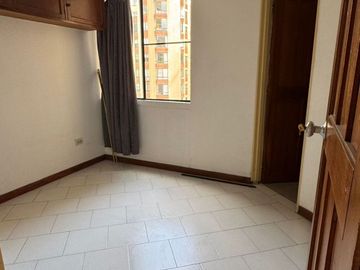 VENDO EN CALI CERCA A LA AUTOPISTA SUR ORIENTAL Y A LA 56 (AV. GUADALUPE) APARTAMENTO EN UNIDAD RESIDENCIAL  BUENO, BONITO Y BARATO, ESTRATO 5, $390M