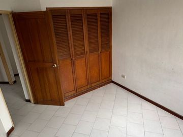 VENDO EN CALI CERCA A LA AUTOPISTA SUR ORIENTAL Y A LA 56 (AV. GUADALUPE) APARTAMENTO EN UNIDAD RESIDENCIAL  BUENO, BONITO Y BARATO, ESTRATO 5, $390M