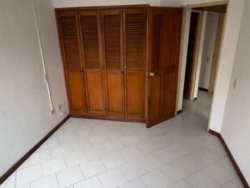 VENDO EN CALI CERCA A LA AUTOPISTA SUR ORIENTAL Y A LA 56 (AV. GUADALUPE) APARTAMENTO EN UNIDAD RESIDENCIAL  BUENO, BONITO Y BARATO, ESTRATO 5, $390M