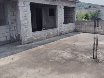 CASA CON DISEÑO ARQUITECTONICO EN OBRA NEGRA, EMILIANO ZAPATA, MORELOS