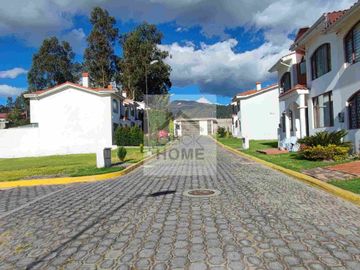 Vendo moderna casa esquinera acogedora por estrenar