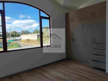 Vendo moderna casa esquinera acogedora por estrenar