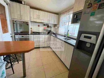 Se vende casa en altos Manquehue, Quilpue.