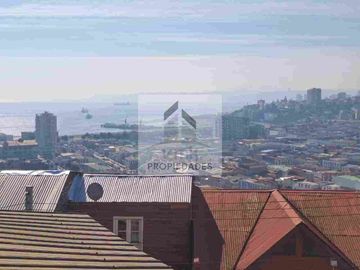 Se vende casa en cerro las monjas Almirante torres, Valparaíso.