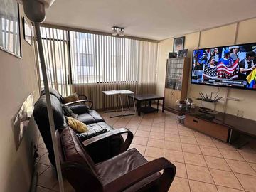 Venta de Casa en La Molina de 8Dormitorios y 3 cocheras. Cerca a La Avenida Los Frutales