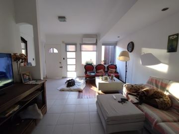 Ituzaingó - Venta - Casa 6 Ambientes