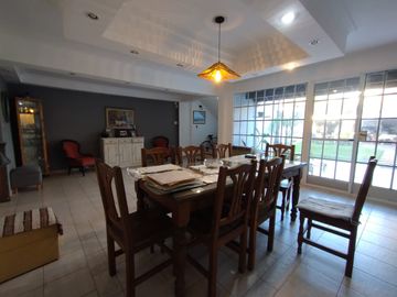 Ituzaingó - Venta - Casa 6 Ambientes